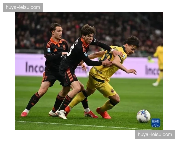 AC米兰客场战平科莫队失分 意甲争冠集团竞争依然激烈